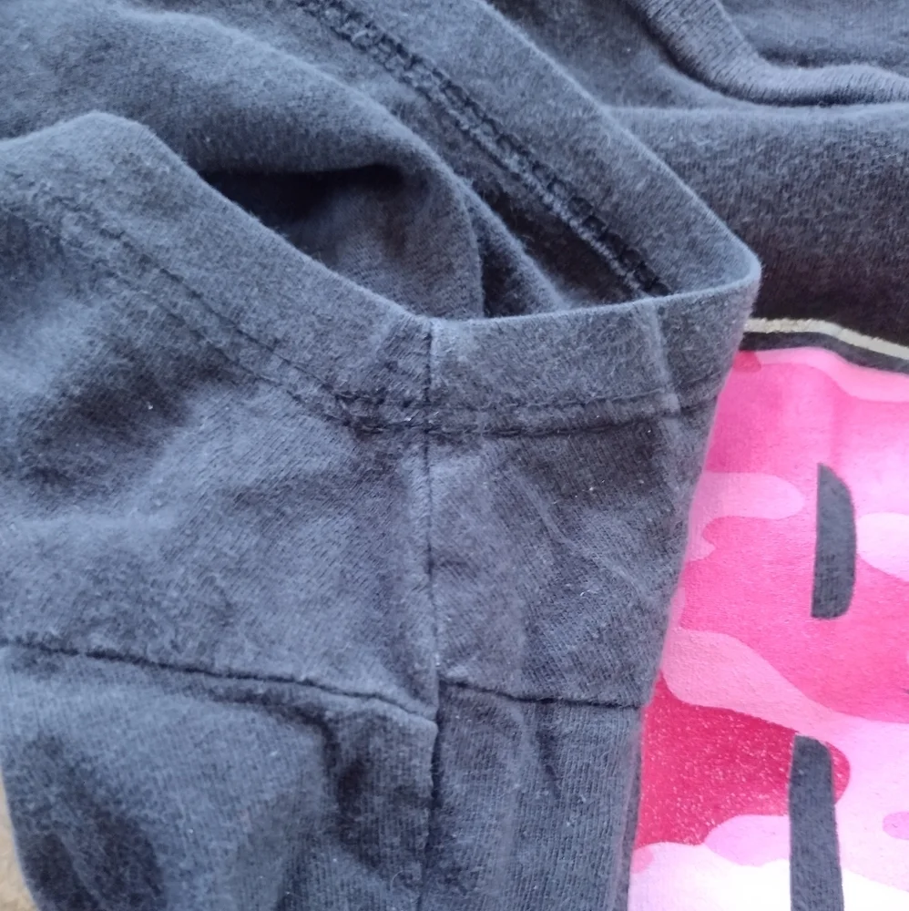 "SOLD 🪖 in PINK" Susan G Komen T-shirt - Picture 12 of 13